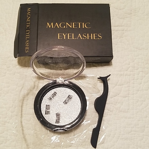 NEW Magnetic Eyelashes - Picture 1 of 6